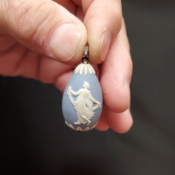 Vintage Wedgwood Jasperware Blue White "Dancing Hours" Egg Pendant - Picture 3 of 9